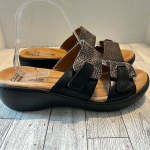 Clarks Delana Fenela Snake Print Leather Wedge Sandals Size 8.5 WIDE Black